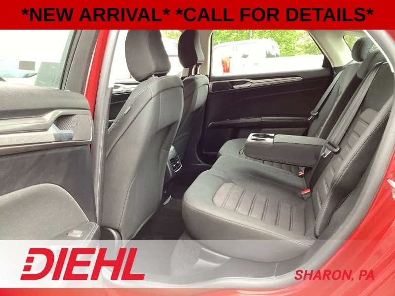 Used 2020 Red Ford SE image 17