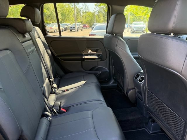 Used 2025  Mercedes-Benz GLB 250 image 8