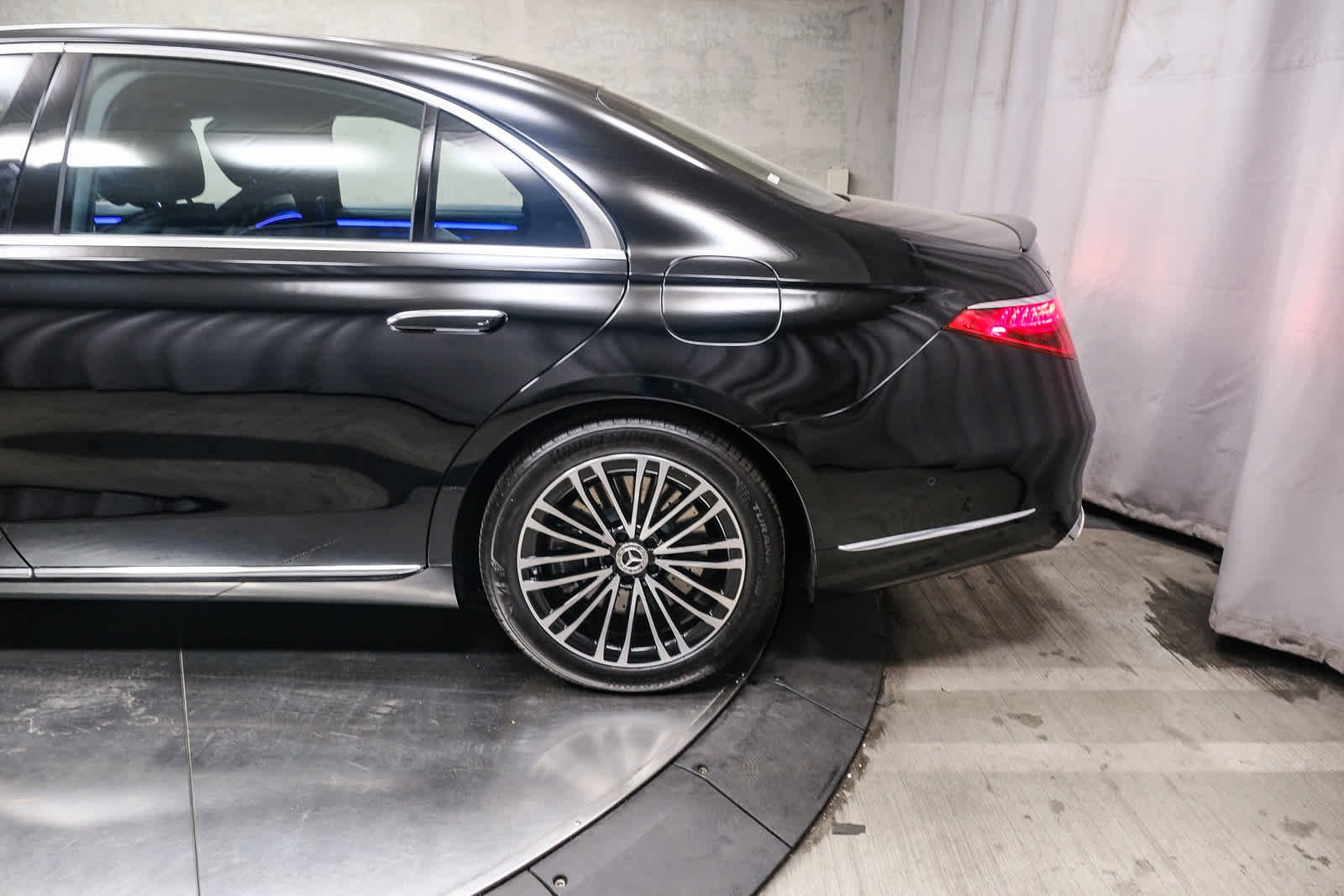 Used 2024 Black Mercedes-Benz S 580e image 8