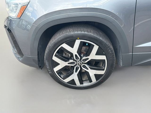 Used 2022 Gray Volkswagen 1.5T SEL image 30