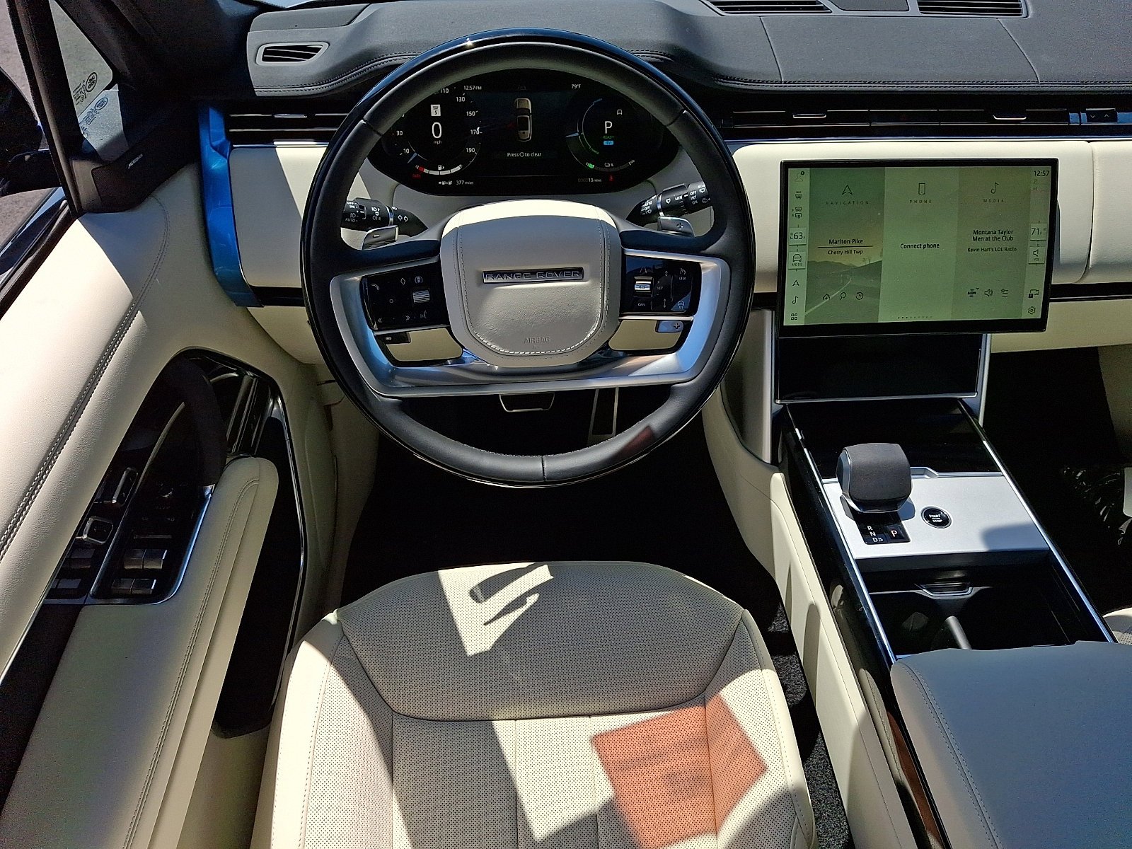 New 2026 Eiger Grey Land Rover SE image 7