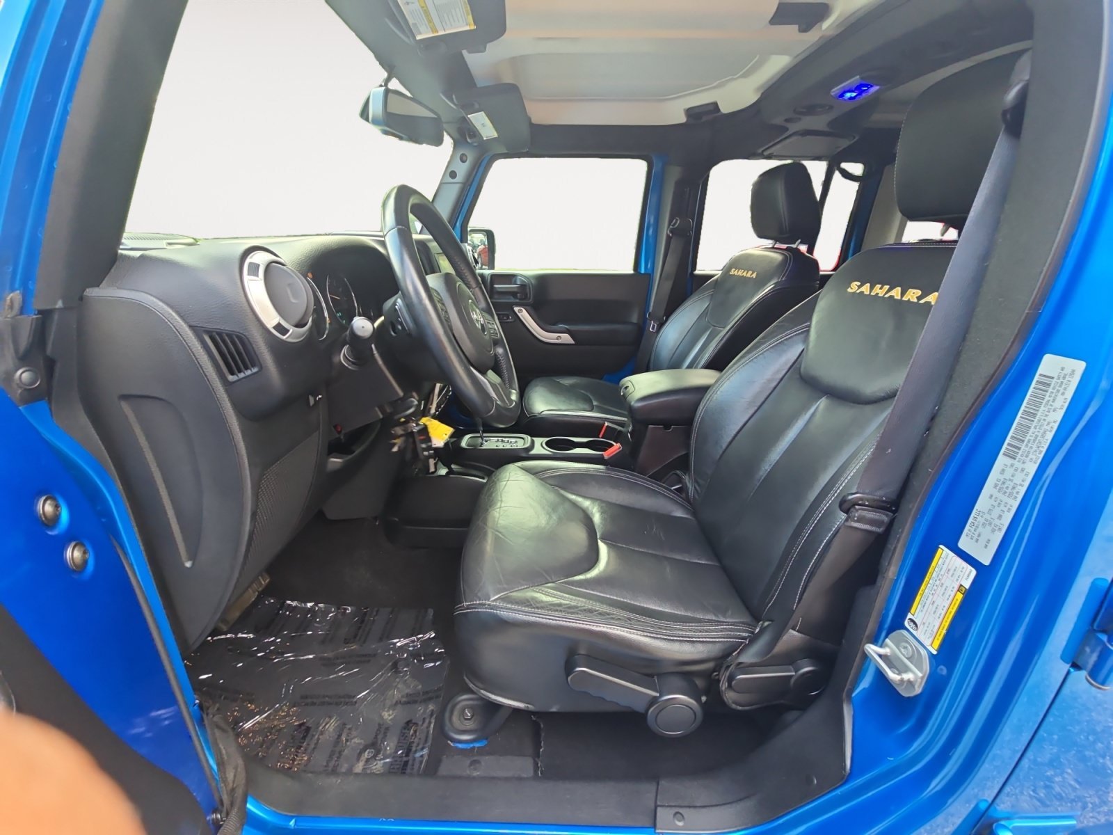 Used 2015 Hydro Blue Pearl Coat Jeep Sahara image 17