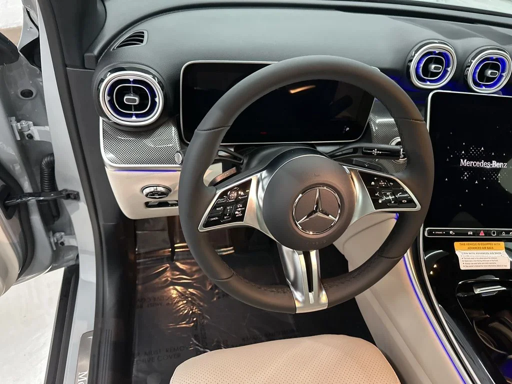 Used 2026 White Mercedes-Benz GLC 300 image 10