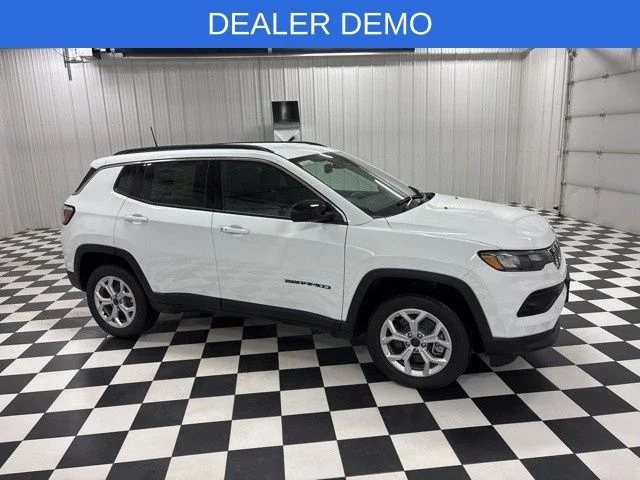 2026 Jeep Compass Latitude 4X4's photo