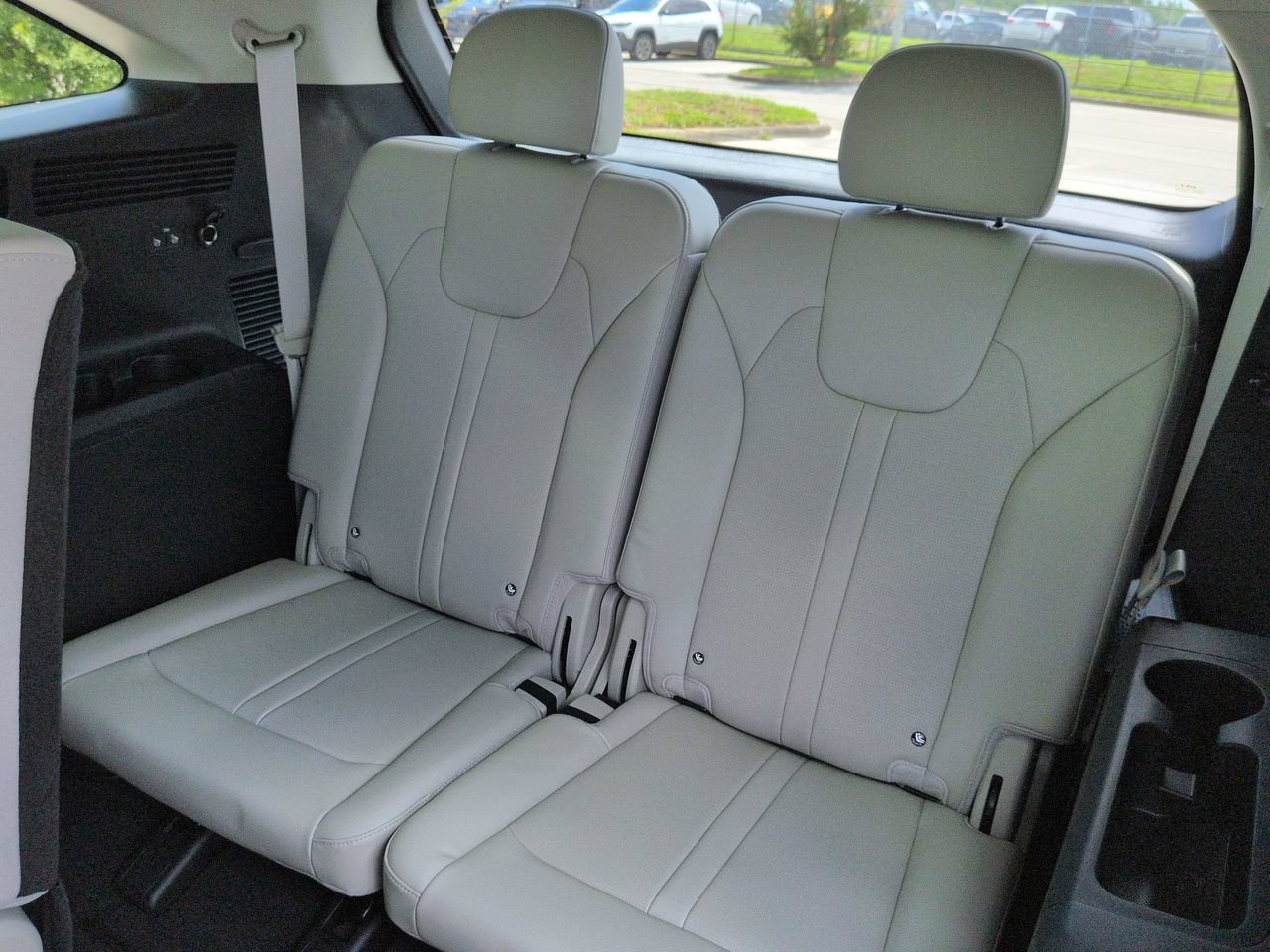 New 2026 Wolf Gray Kia S image 16