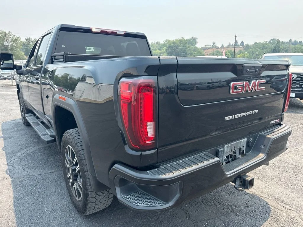 Used 2022 Onyx Black GMC AT4 image 9