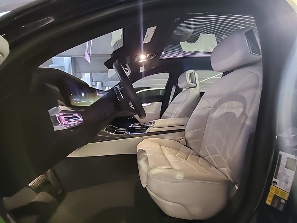 Used 2023 BMW i7 Base with VIN WBY53EJ09PCN04918 for sale in Tampa, FL