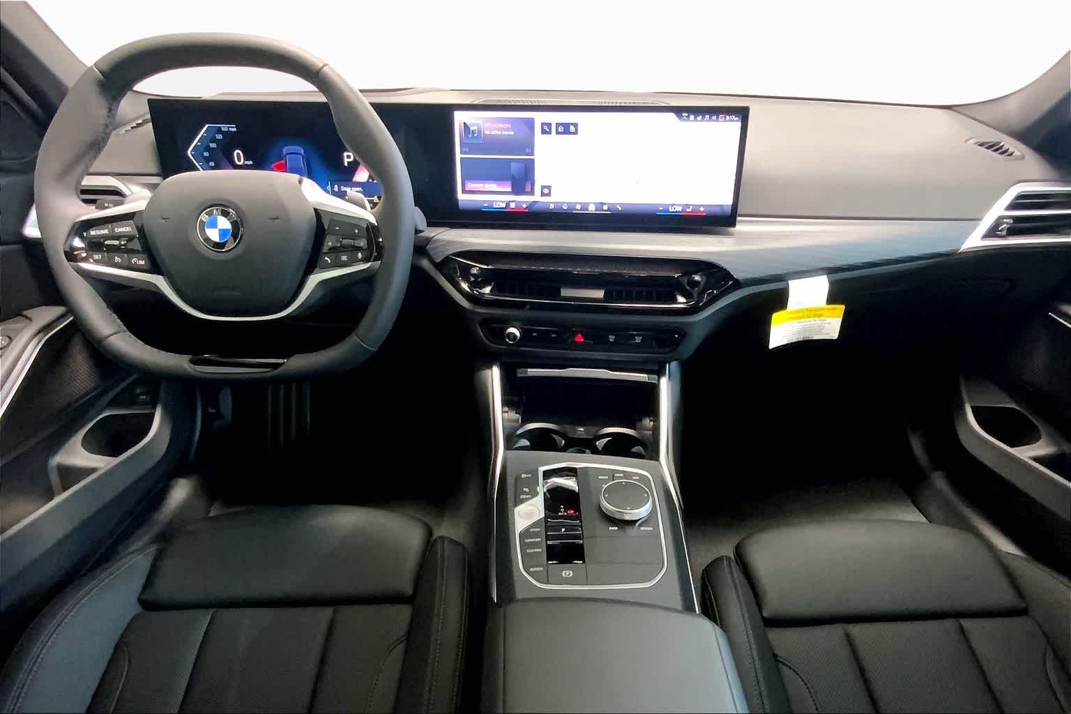 2025 BMW 3 Series 330i - Photo 5