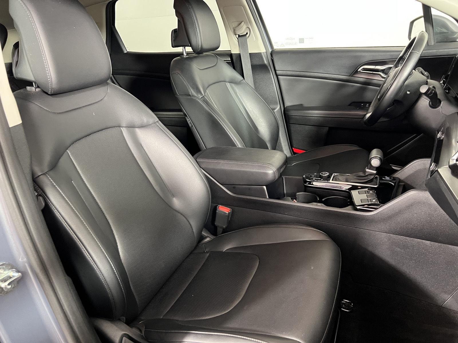 Used 2024 Everlasting Silver Kia EX image 24