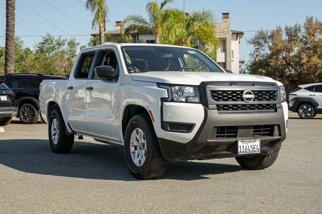 2025 Nissan Frontier S