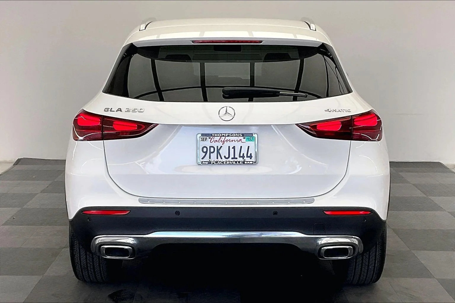 Used 2024 Polar White Mercedes-Benz GLA 250 image 3