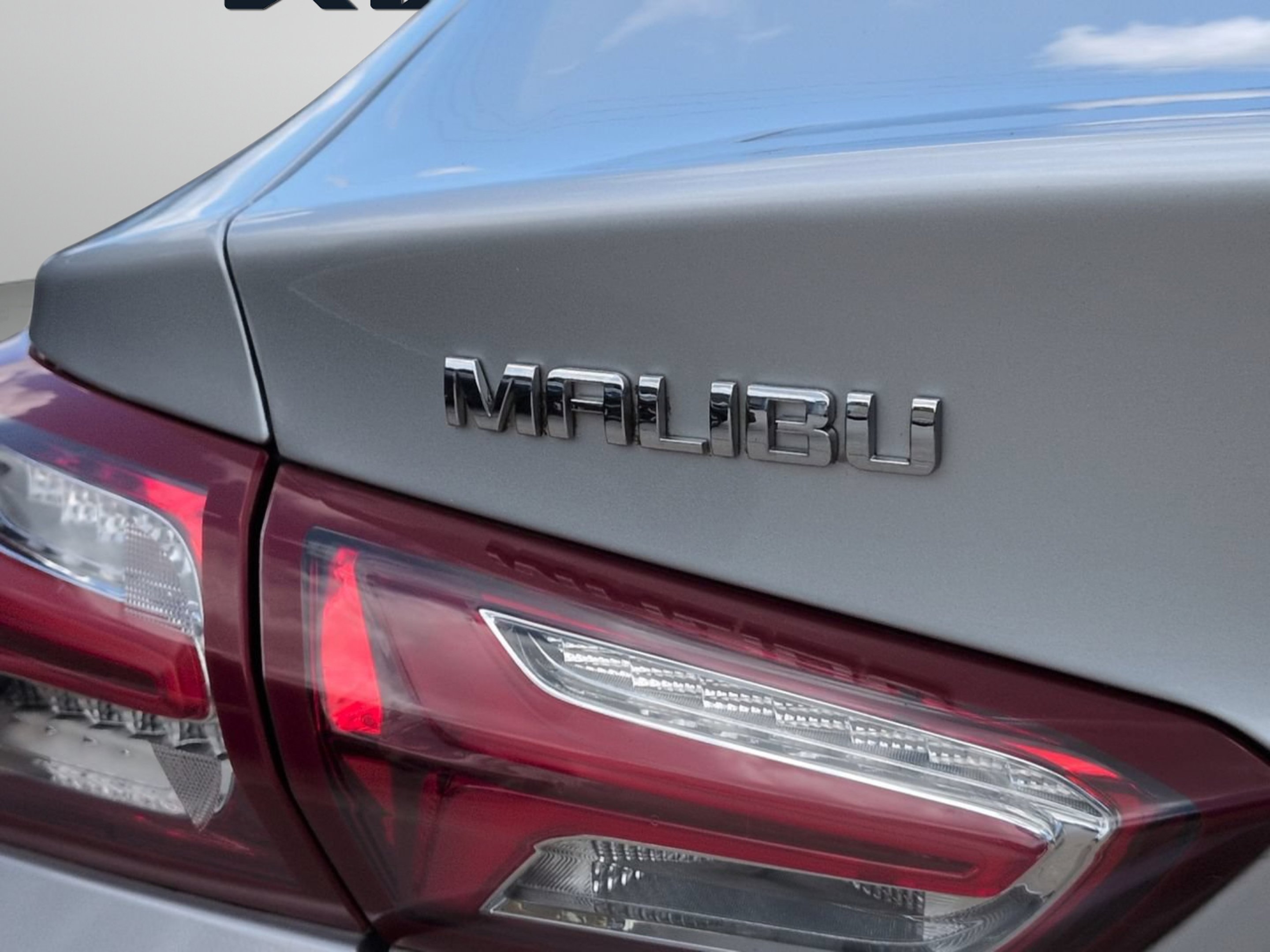 Used 2021 Silver Ice Metallic Chevrolet LT image 31