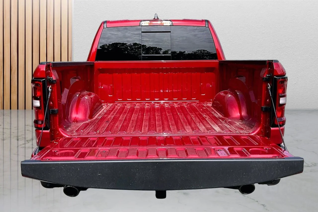 New 2026 Molten Red Pearl-Coat Exterior Paint RAM Big Horn/Lone Star image 23