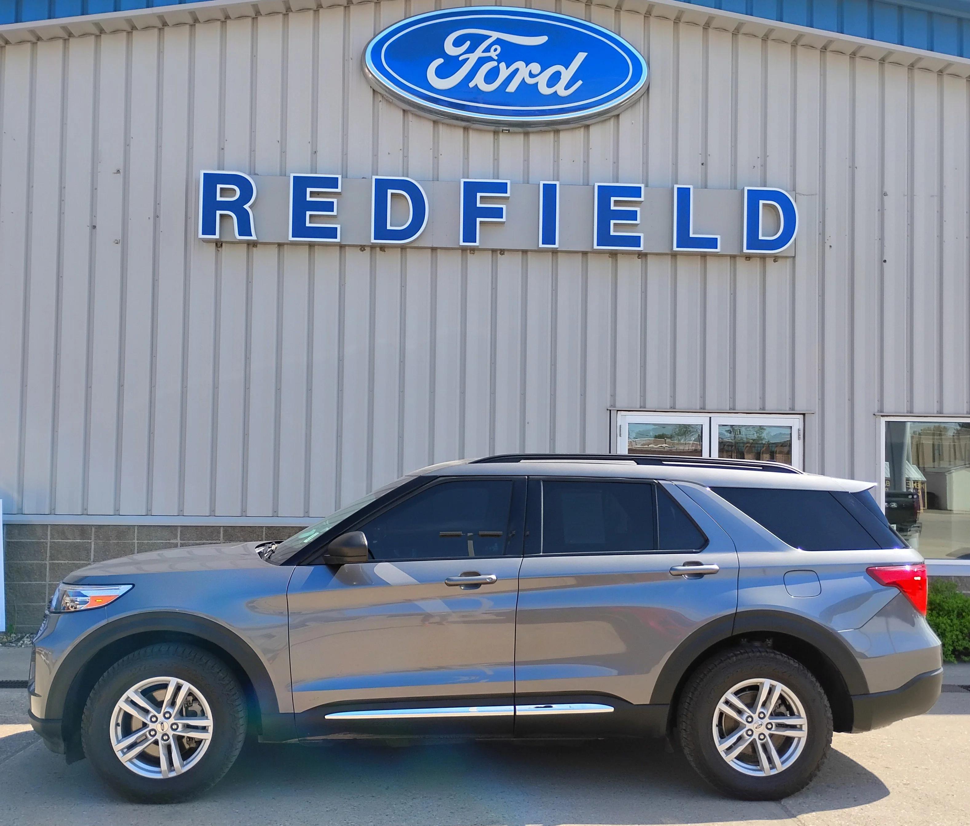 2023 Ford Explorer XLT 4WD's photo