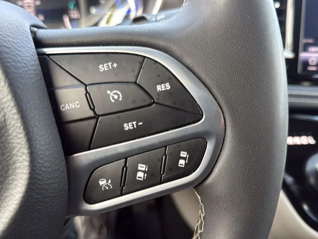 Used 2024 Black Chrysler Select image 23