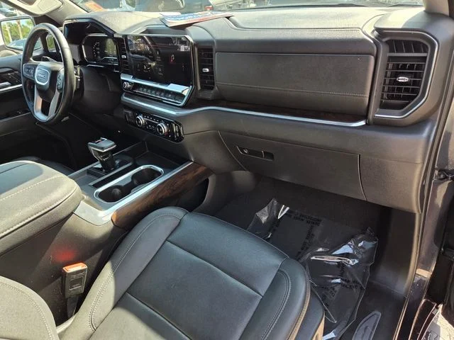 Used 2024 Silver GMC SLT Premium Plus image 19