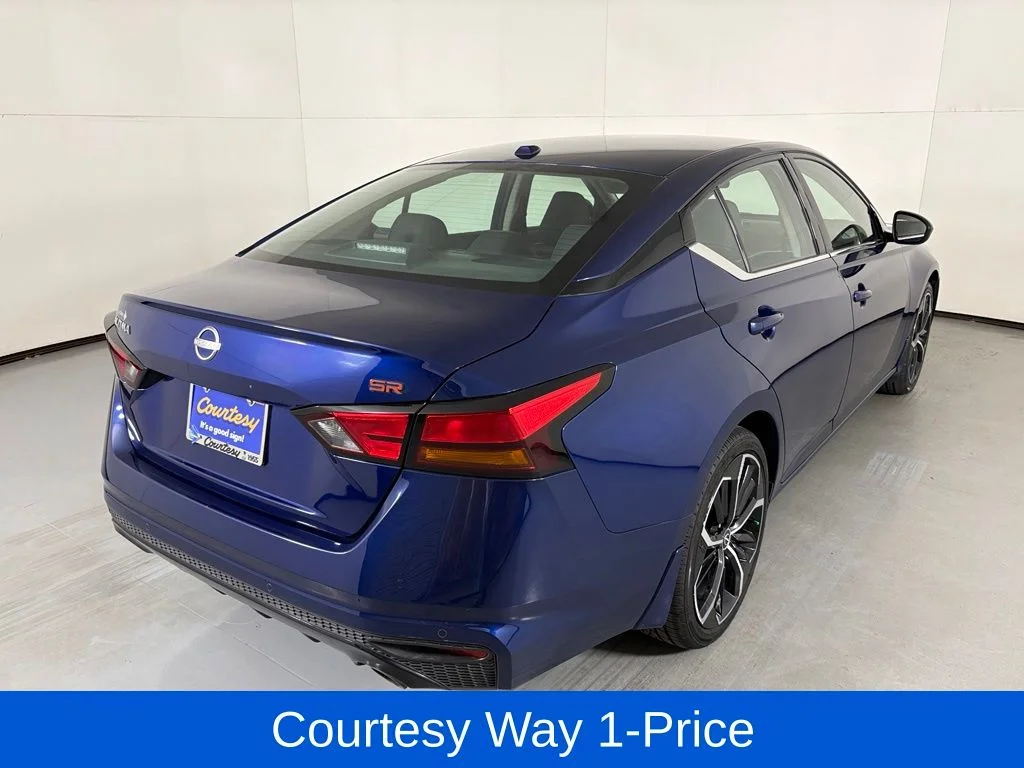 Used 2024 Blue Nissan 2.5 SR image 11