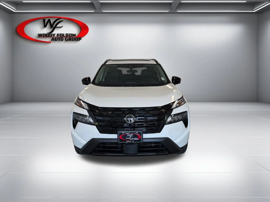 New 2027 Everest White Pearl TriCoat Nissan Dark Armor™ image 2