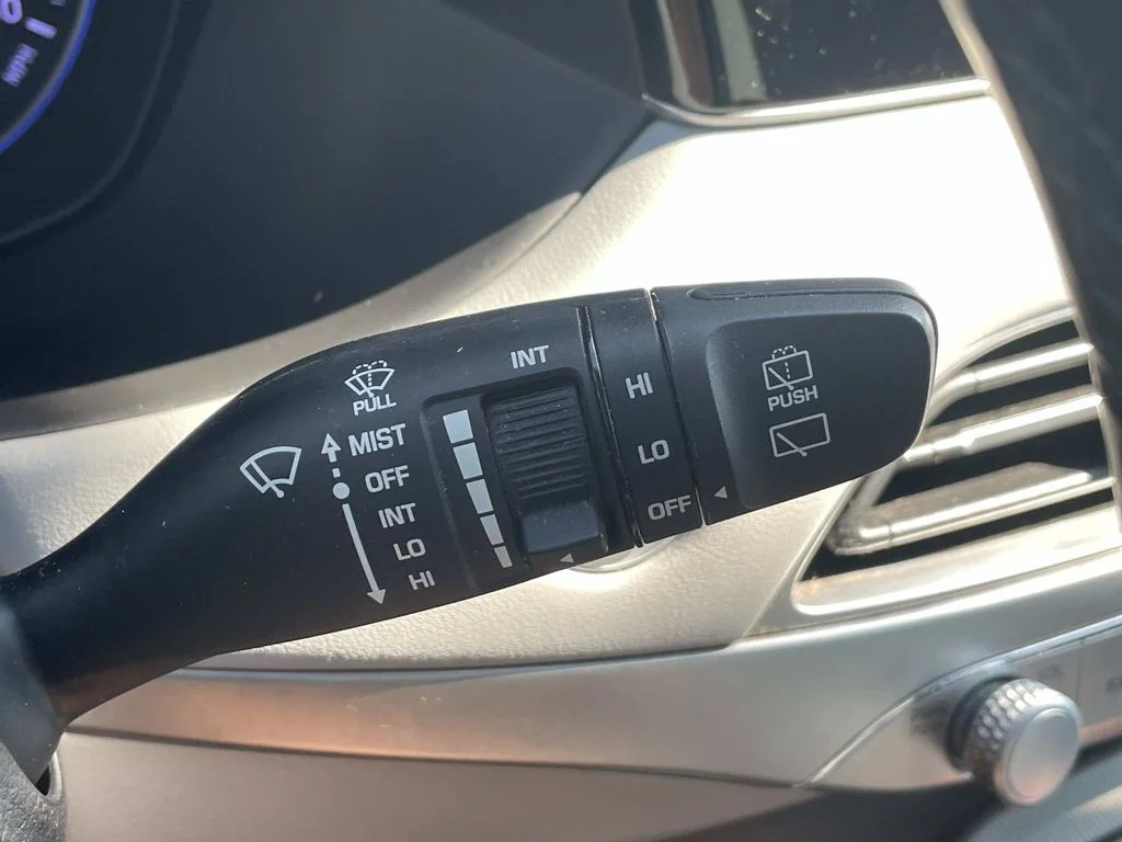 Used 2020 Gray Hyundai SEL image 34