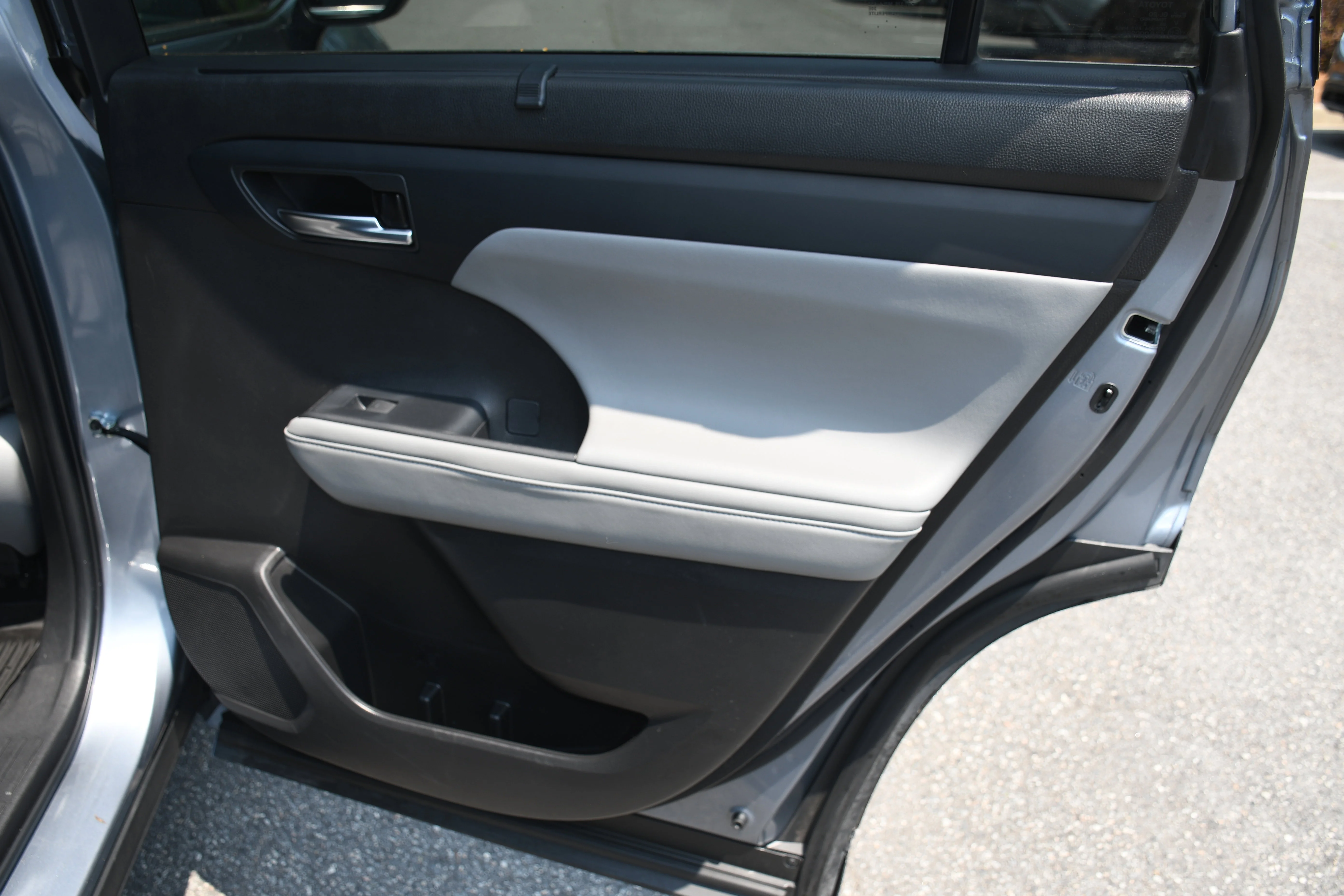 Used 2022  Toyota XLE image 19