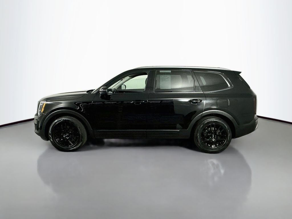 Used 2020 Ebony Black Kia EX image 5