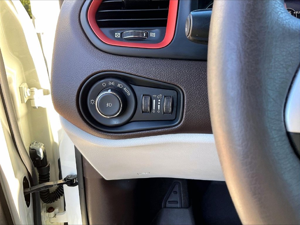 Used 2017 White Jeep Limited image 27