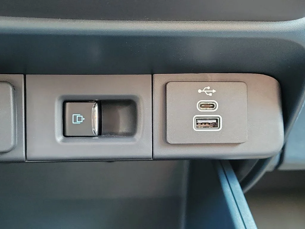 New 2026 Carbonized Gray Metallic Ford Tremor® image 24