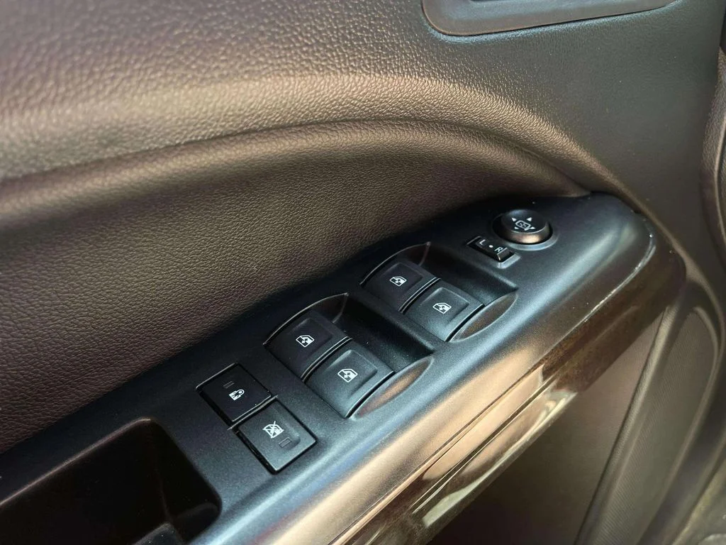 Used 2022 Summit White GMC Elevation image 23