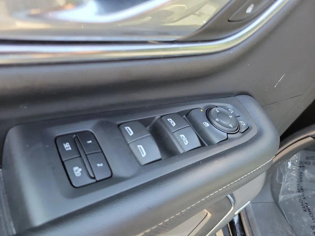 Used 2024 Black GMC SLT image 24