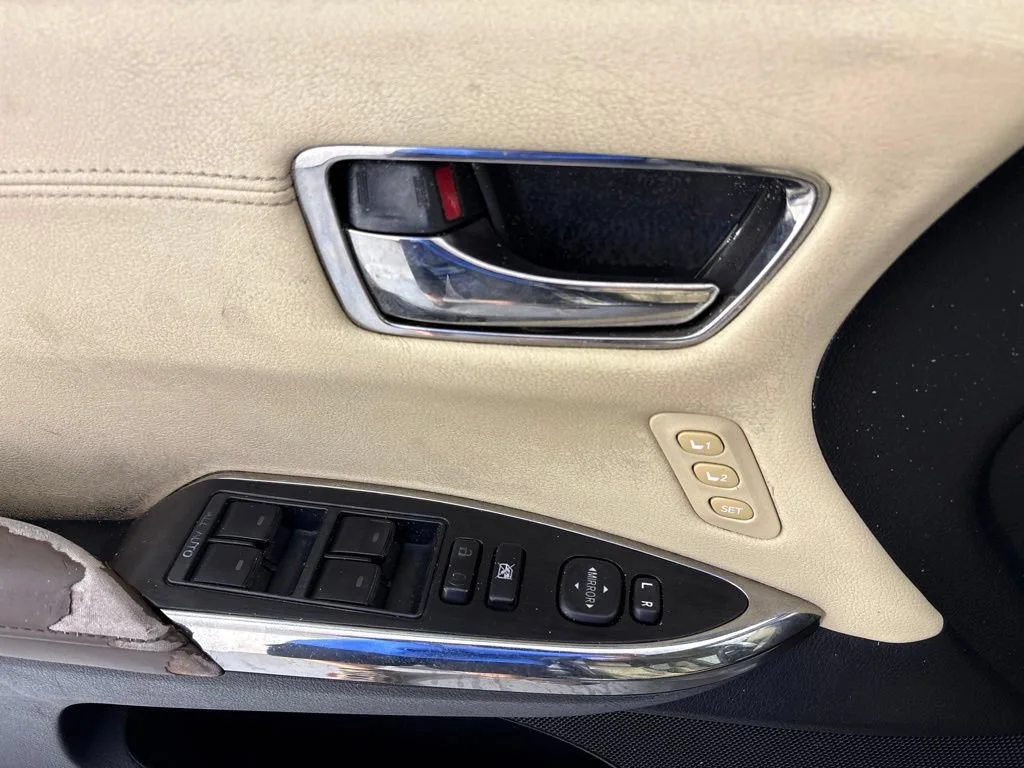 Used 2015 Gray Toyota XLE Touring image 26