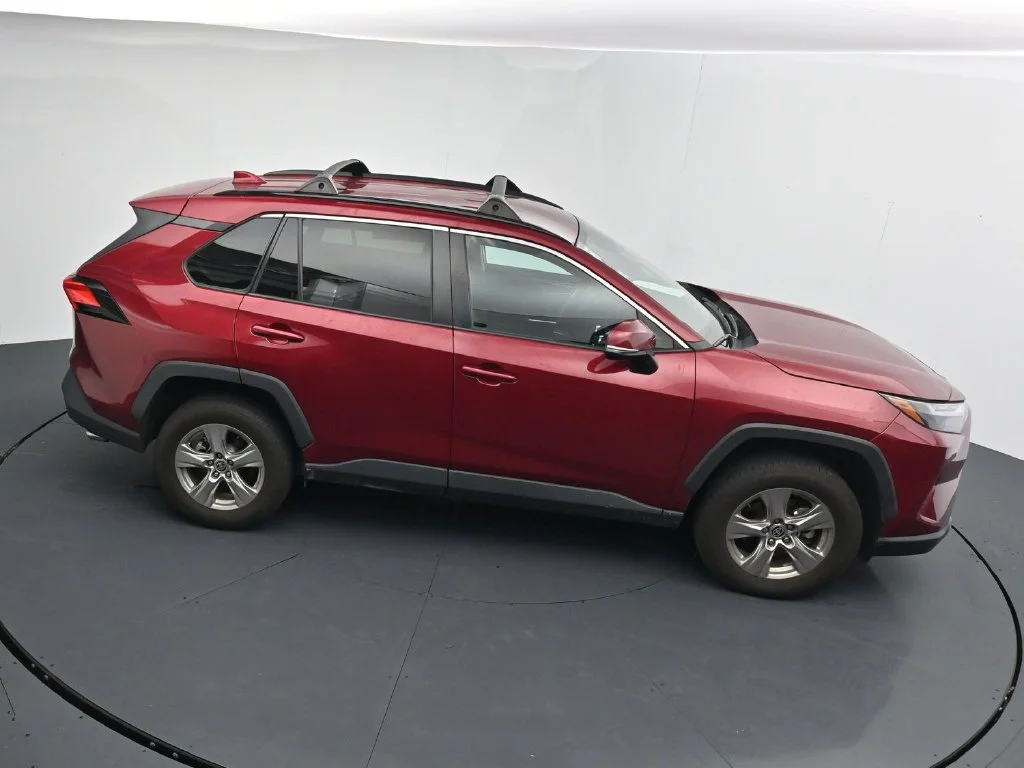 Used 2022 Red Toyota XLE image 16
