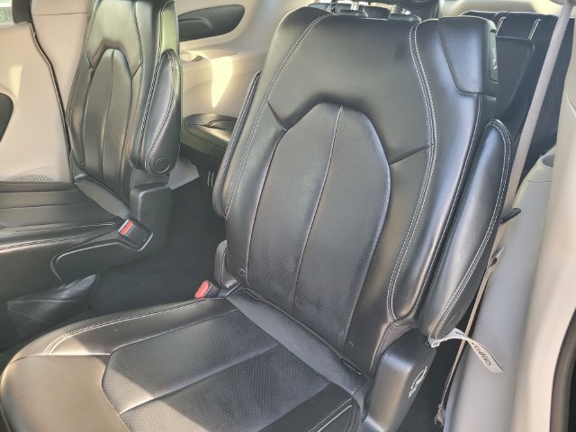 Used 2023 Black Chrysler Touring L image 15