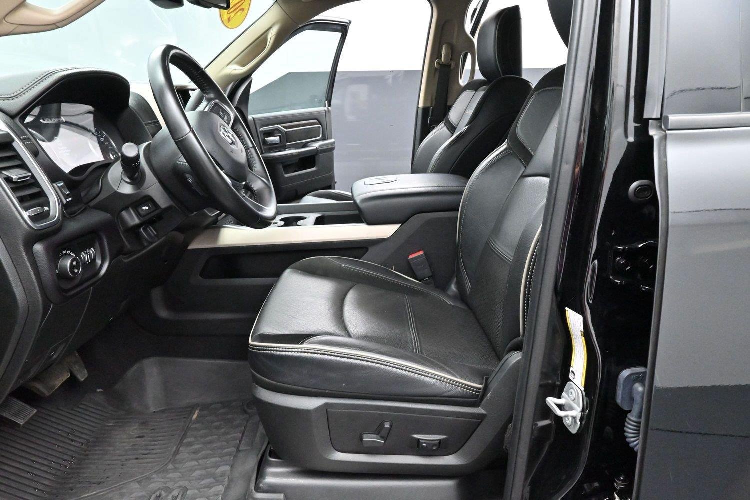 Used 2021 Diamond Black Crystal Pearlcoat Ram Laramie image 13