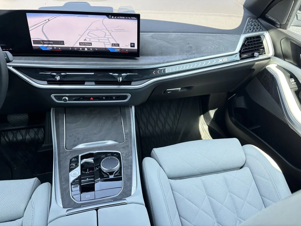 Used 2026 Gray BMW sDrive40i image 24