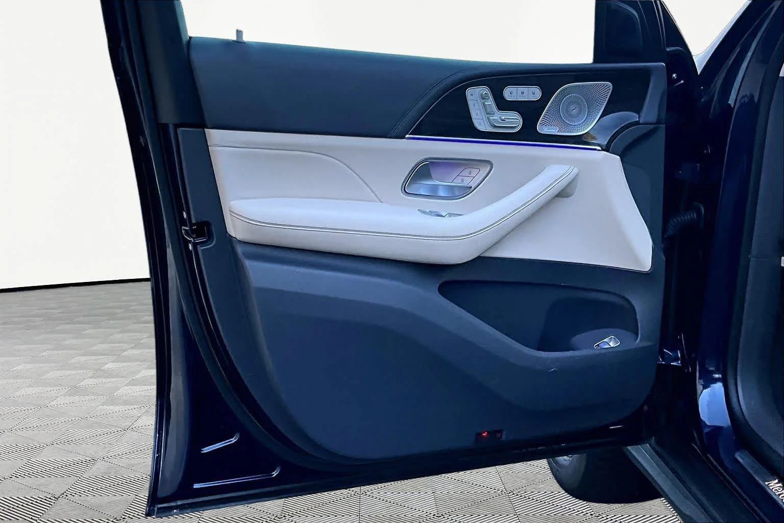 Used 2020 Lunar Blue Metallic Mercedes-Benz GLS 450 image 42