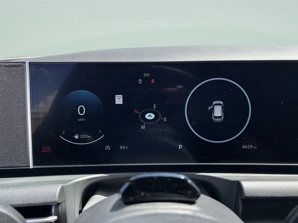 Used 2025 Gray Hyundai SEL Convenience image 36
