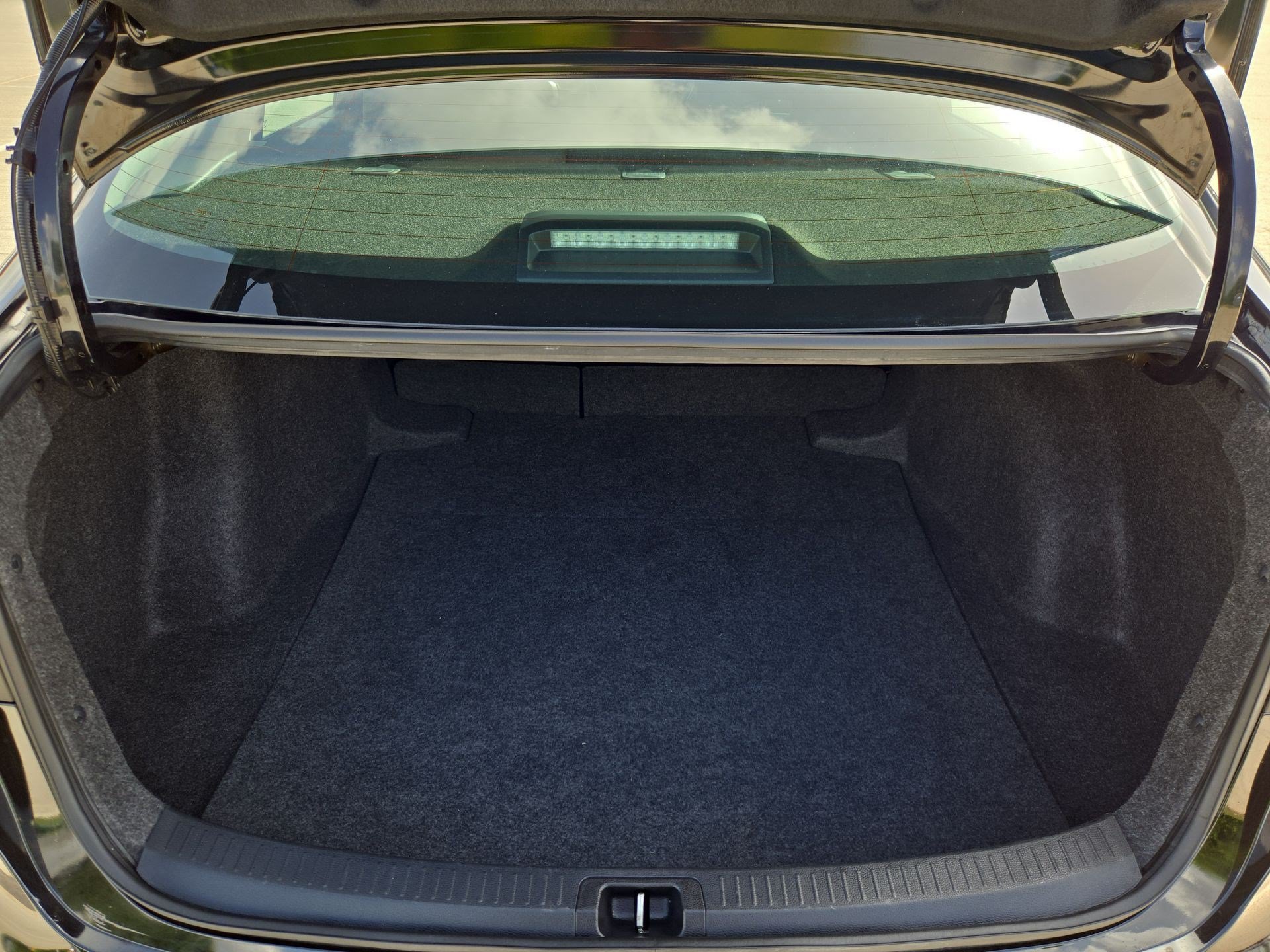 Used 2025 Midnight Black Metallic Toyota LE image 27