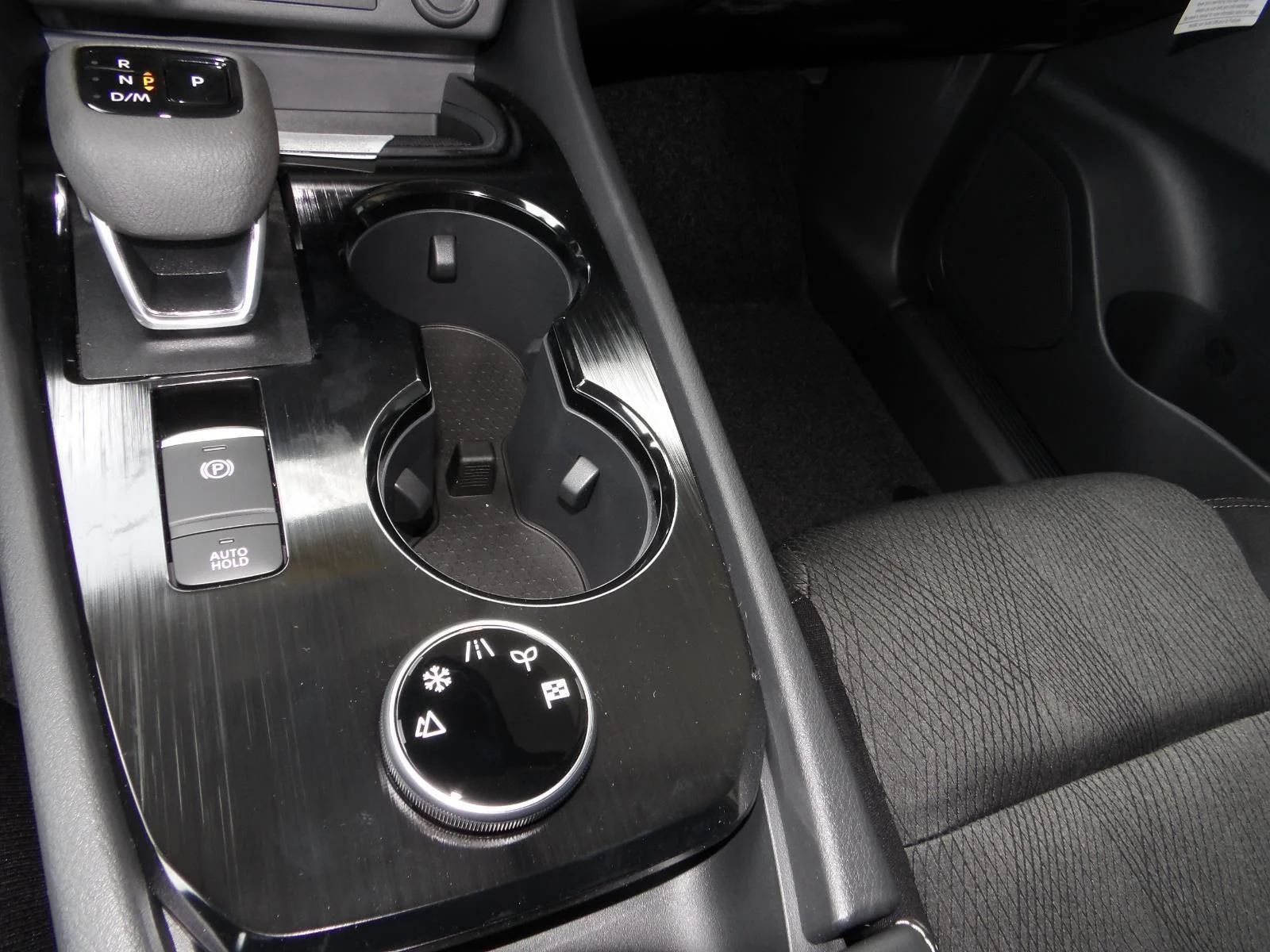 2026 Nissan Rogue SV - Photo 21