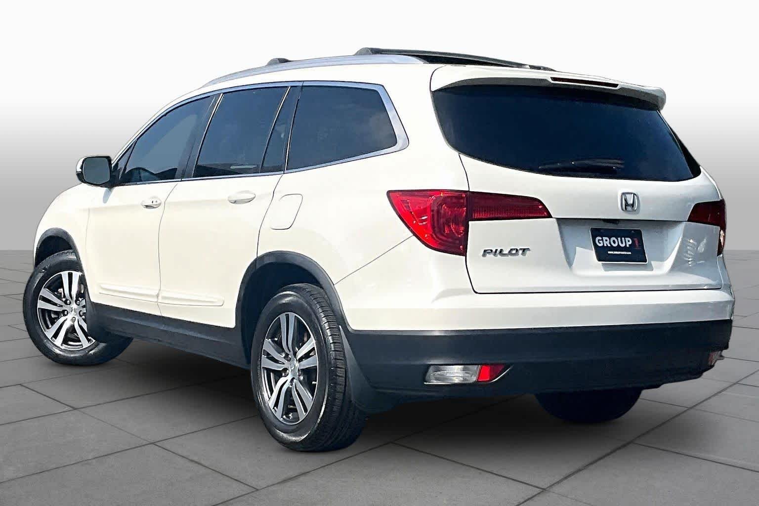 Used 2016 White Diamond Pearl Honda EX-L image 12