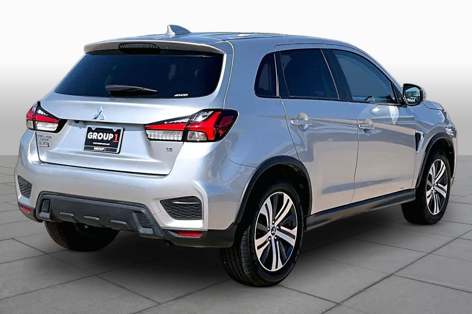 Used 2025 Alloy Silver Metallic Mitsubishi SE image 7