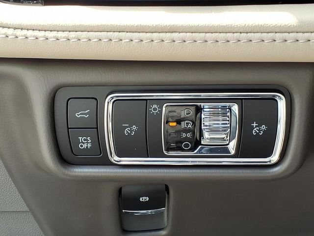 Used 2023 Radiance Metallic Lincoln Reserve image 21