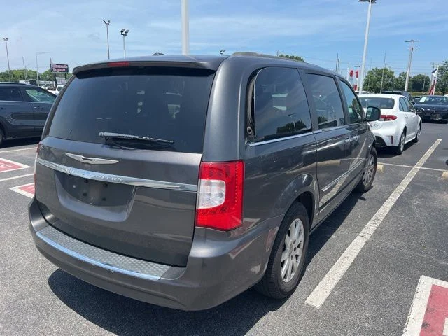 Used 2016 Gray Chrysler Touring image 10