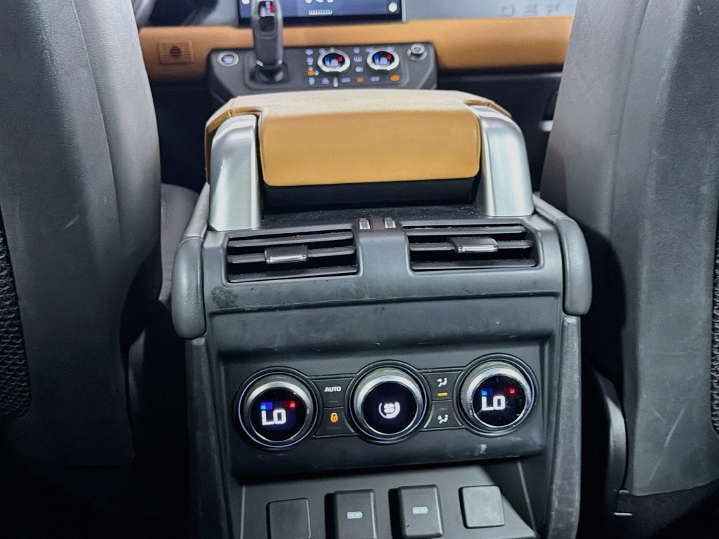 Certified Used 2023 Green Land Rover X-Dynamic SE image 27