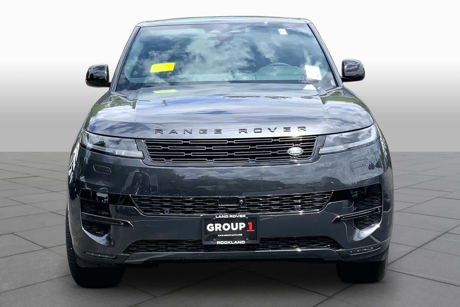 New 2026 Carpathian Grey Land Rover SE image 2