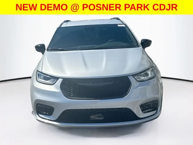 New 2026 Silver Mist Clear-Coat Exterior Paint Chrysler  image 2
