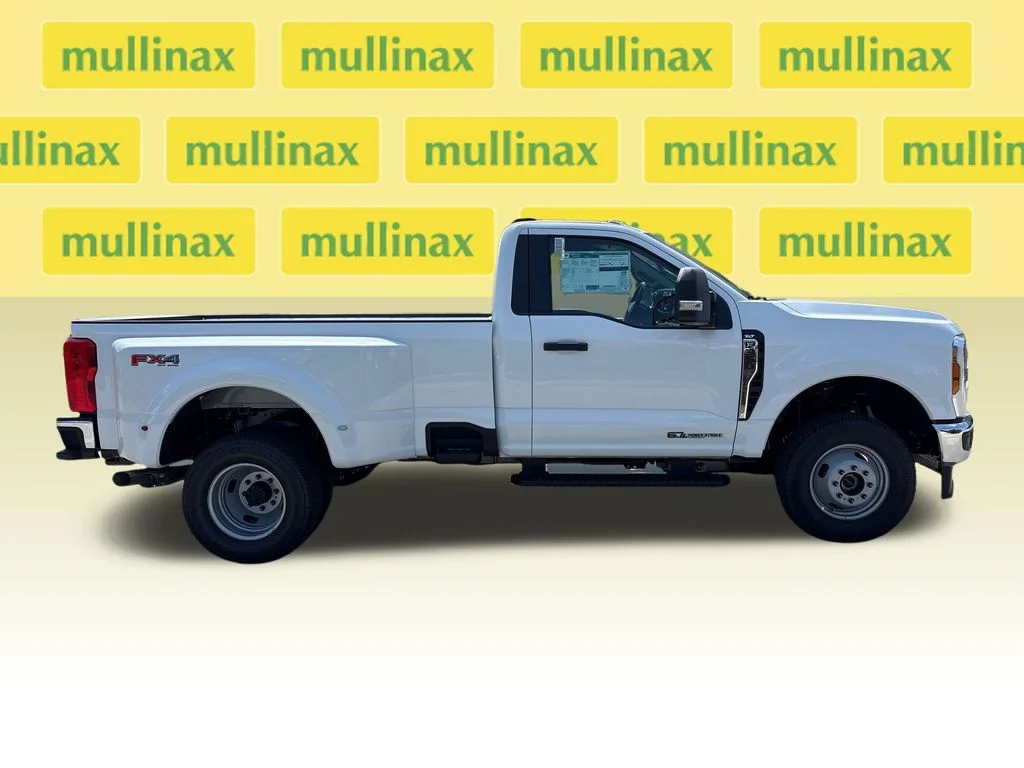 New 2026 White Ford XLT image 2