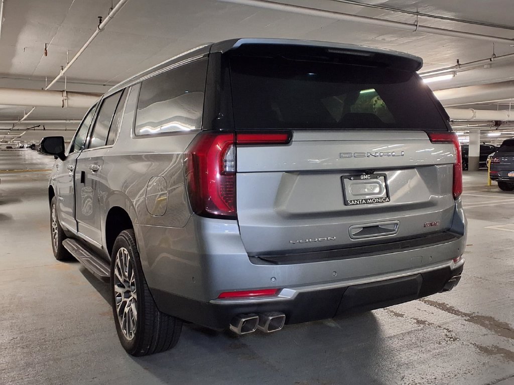2026 GMC Yukon XL Denali - Photo 10
