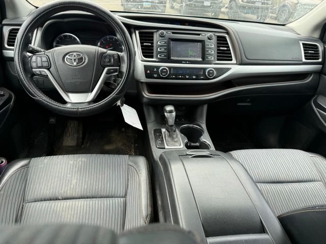 Used 2014  Toyota LE Plus V6 image 15