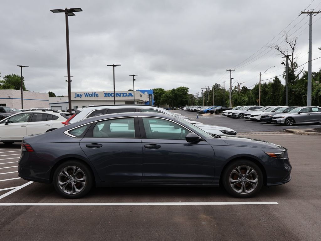 Used 2023  Honda EX image 4