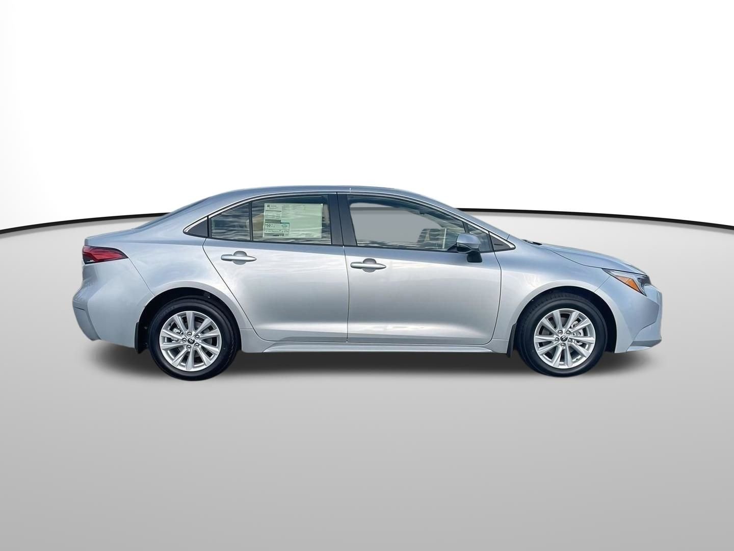 2025 Toyota Corolla LE - Photo 2